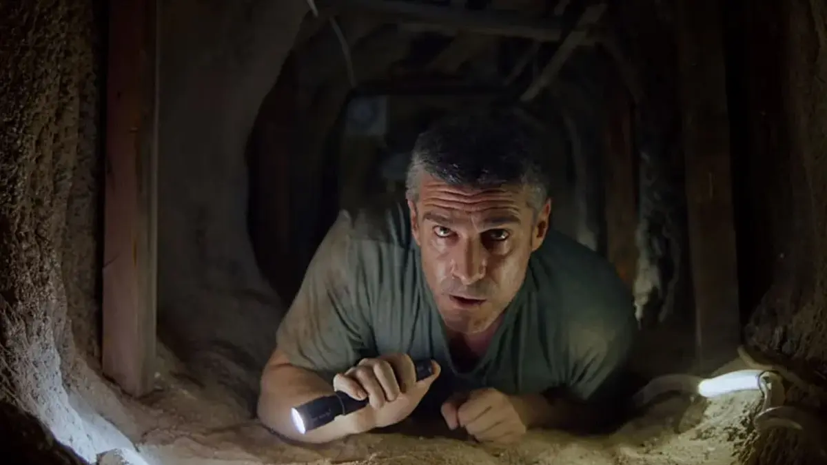 Tünelin Ucunda (At the End of the Tunnel) filmi